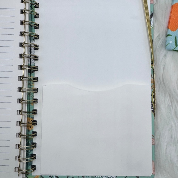 The Notebook Hardcover Floral Stationary Set Green Floral Theme - Picture 6 of 7